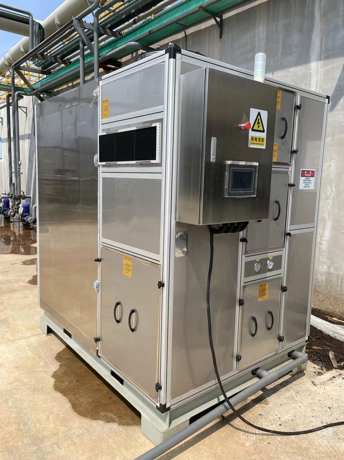 Composition of the box-type sludge dryer system and the role of each component